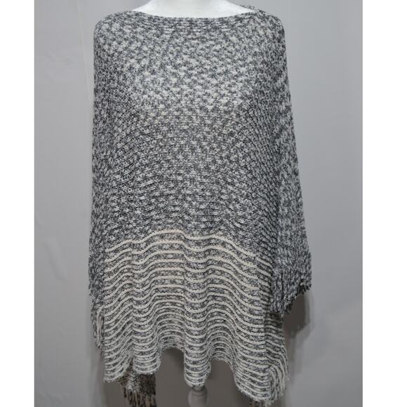 Nali Collection NWT Cream & Dark Gray Knit Poncho with Fringe - Picture 8 of 8